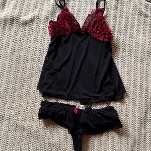 Honeydew Intimates Black and Red Lace Chemise Set